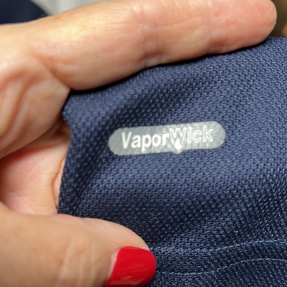 North Face Athletic Pull Over - Picture 3 of 5